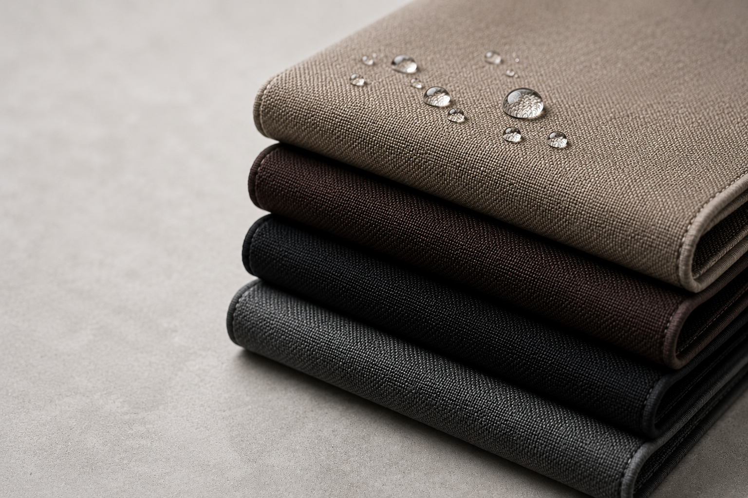 Weathershield – wetterfestes Outdoor-Gewebe in vier Farben
