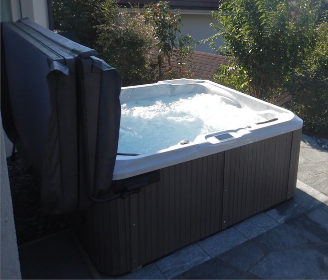 Whirlpool Swiss Dome