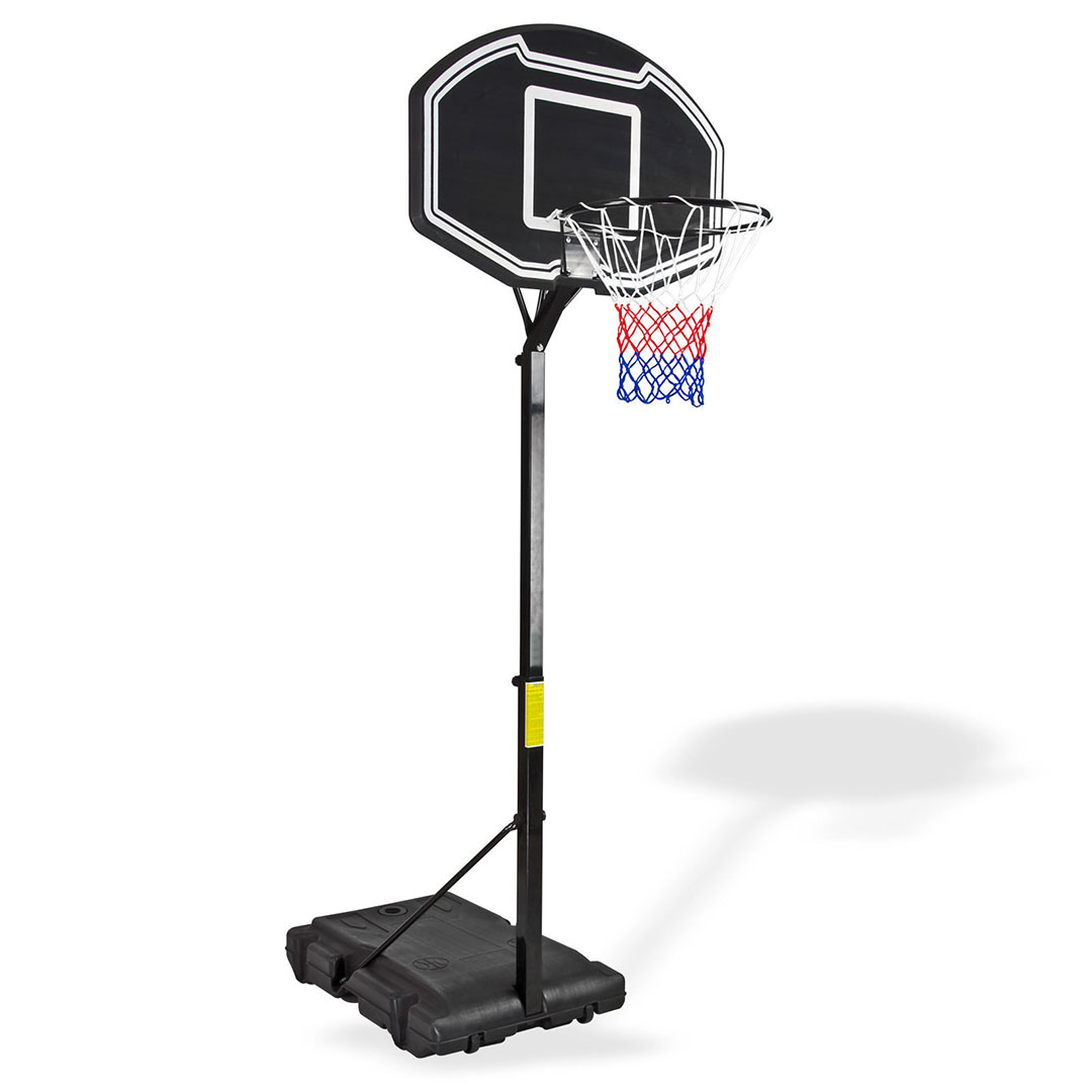 Basketballkorb mit Basketballständer