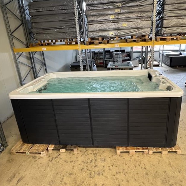 Refurbished Swimspa Modell Swim 42 Pro