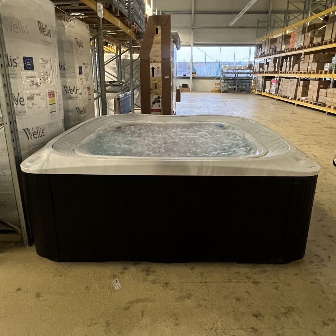 Refurbished Whirlpool Infinity Spa OF210