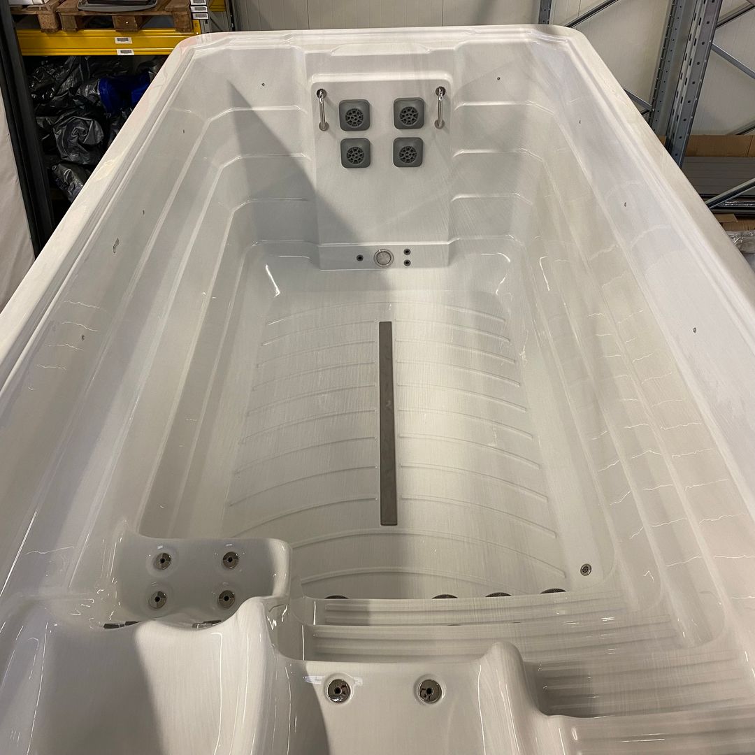 Refurbished Swimspa Modell Swim 42 Pro